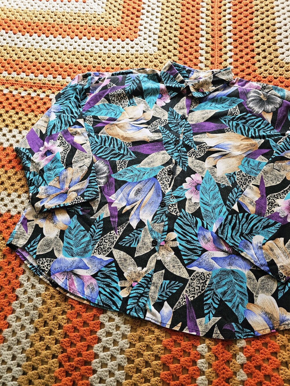 80s/ 90s Hawaiian Tropical Floral Vintage Womens Lightweight Button Up Shirt